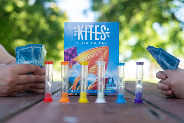 Foto van speelgoed Kites_Asmodee_speelsituatie_L02s_1200x800@2x.png